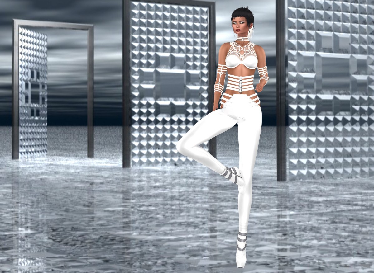 A Thin Layer Of Ice – The Wanton Wardrobe