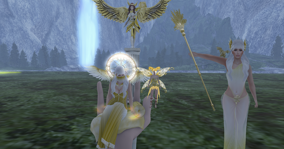 AeR'S GoTh/FaNtAsY SiDe: She Holds Court