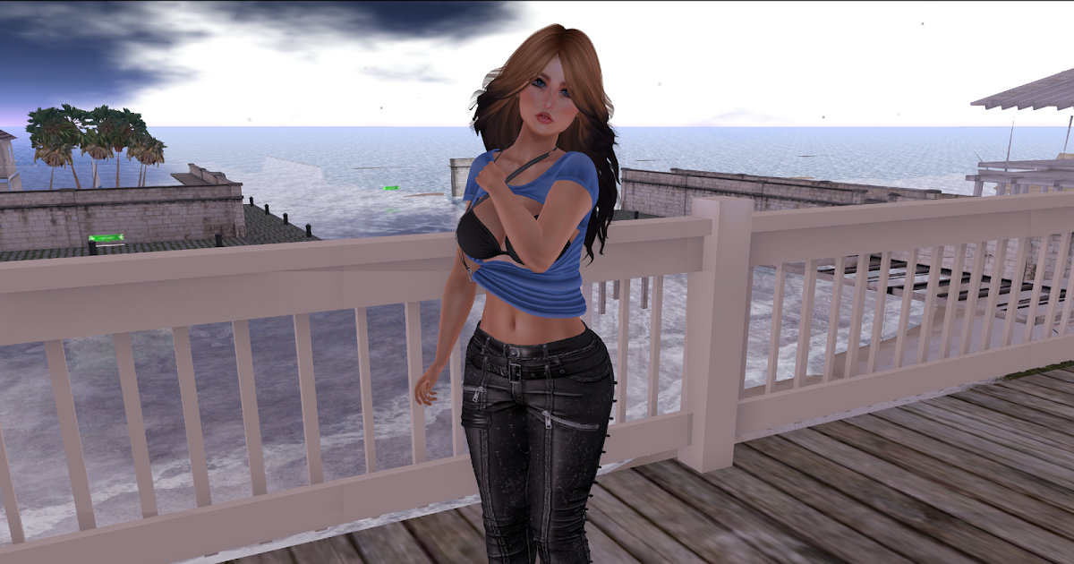 Aerlinniel's Adventures : Balcony and the Ocean Blue