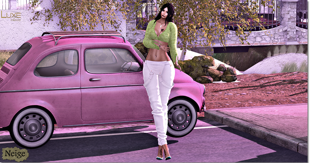 Fashion-Style-Glam: * Small wait *