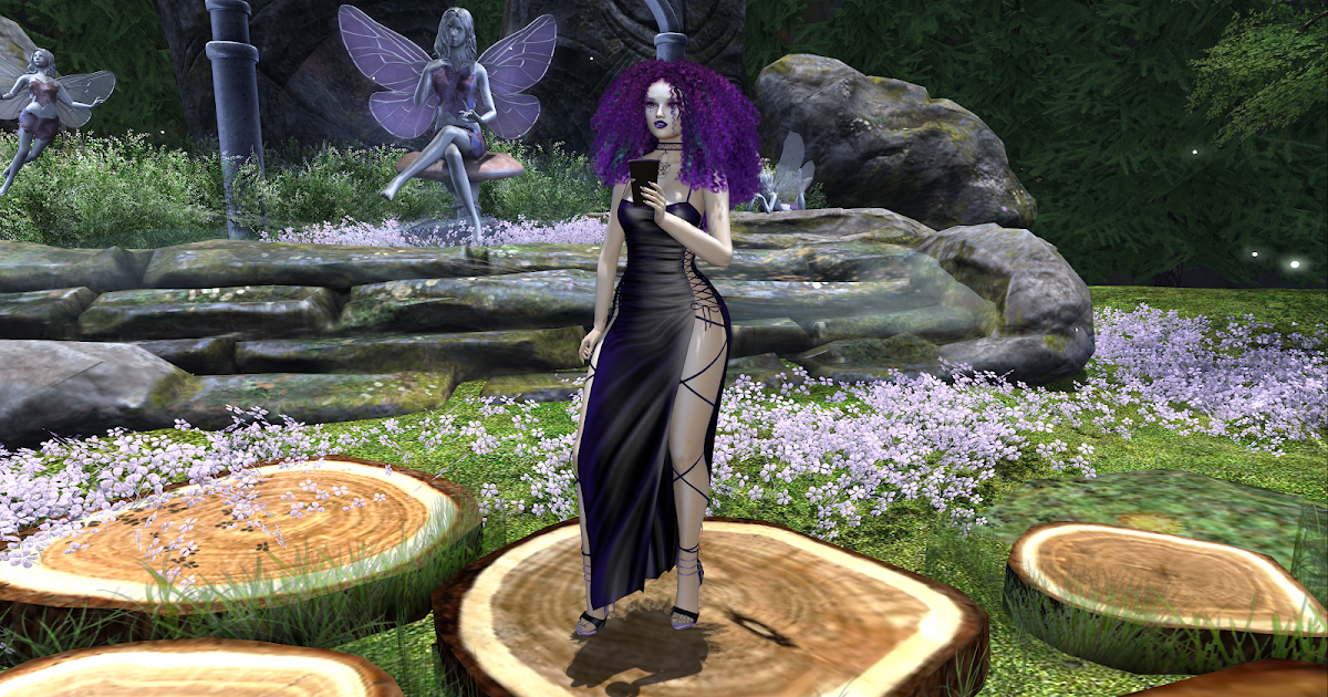 Aerlinniel's Adventures - Gothic: Ostara's Alcolyte Arrives at the Altar