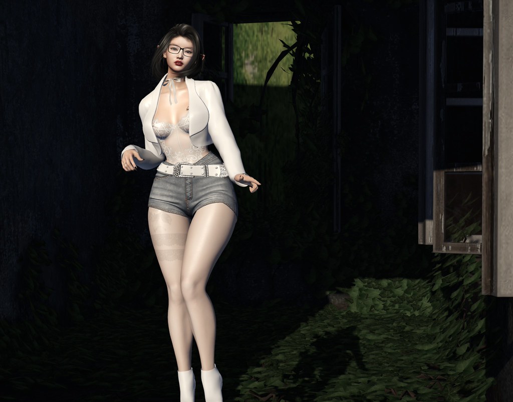 3628 | {Le'La} White Louvre ♥Promo♥ White Outfit 2 styles to… | Flickr